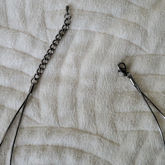 3/10 Layered Necklace - Picture 5 of 6